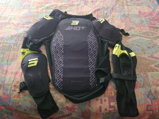 Protector corporal Shot Race Gear