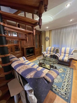 Conjunto: Sofás, mueble TV, mesa comedor y aparado