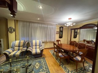Conjunto: Sofás, mueble TV, mesa comedor y aparado