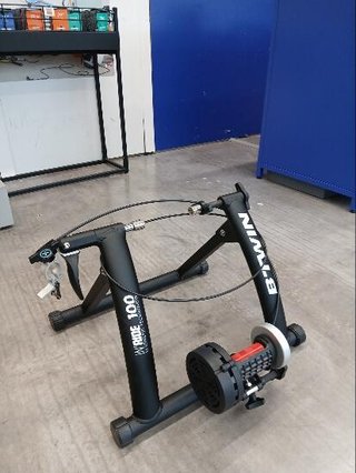 Rodillo bicicleta resistencia manual 500W BTEIN in Ride 100