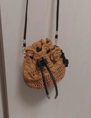 Borsa estiva in paglia beige e nera