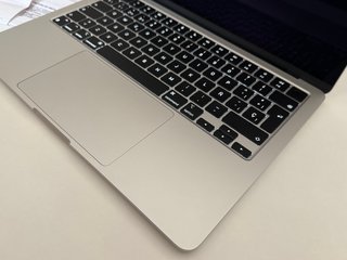 MACBOOK AIR 13.6, M2 GRIS PLATA