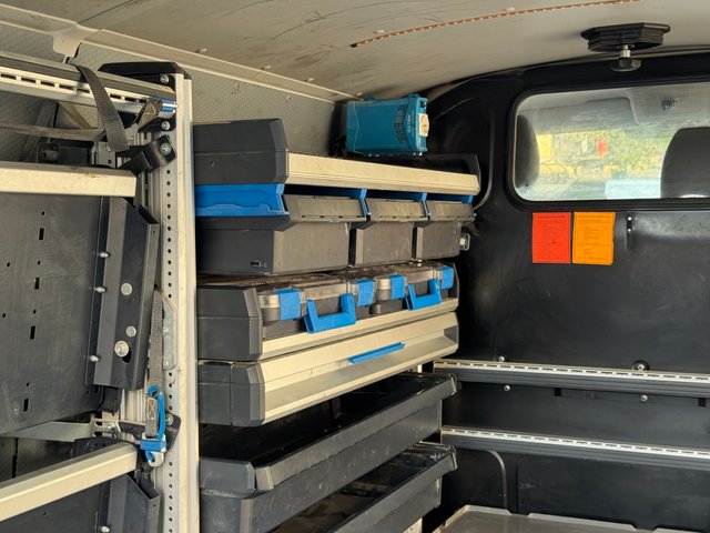 Volkswagen Transporter 4MOTION 150CV TALLER Y BOLA
