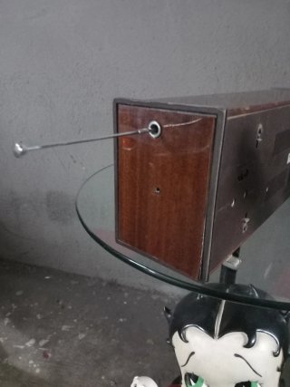 Radio Inter Antigua Marrón y Gris