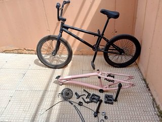 Bicicleta BMX negra