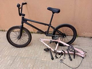 Bicicleta BMX negra