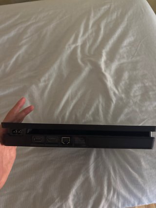 PS4 Slim 250GB + 2 Juegos