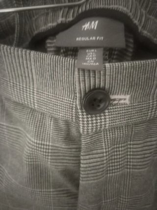 Pantalones de cuadros grises