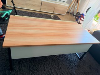 Mesa de salón madera y metal