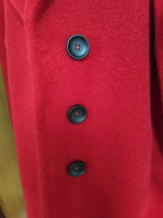 Abrigo rojo oversize