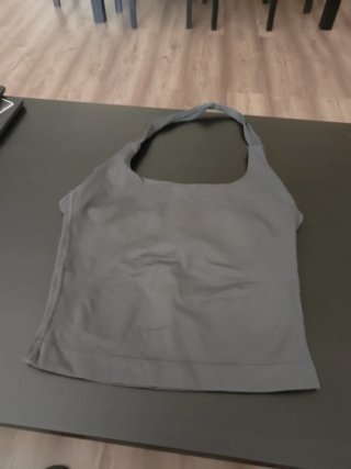 Top gris halter