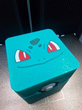 Caja de cartas Pokémon Bulbasaur