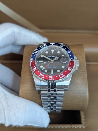 Reloj Seiko Mod GMT-Master II Pepsi Rojo y Azul