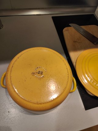 Olla Le Creuset Amarilla Hierro Fundido 22cm
