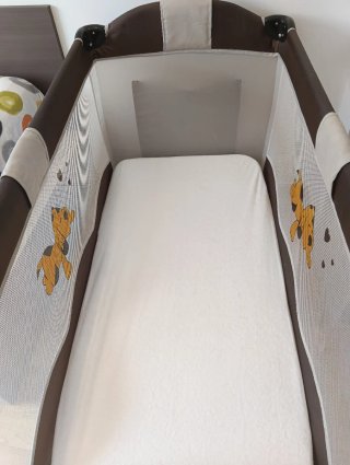Cuna de viaje para bebé con colchón y sabana