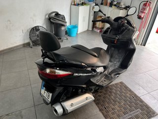 Suzuki Burgman 200cc Maxi Scooter Negra Año 2009