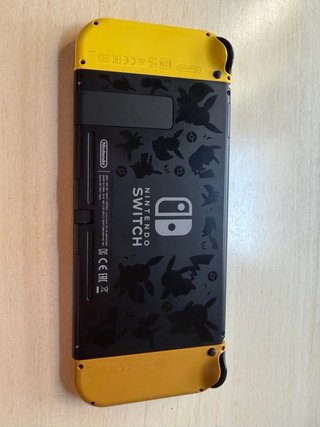 Nintendo Switch Edición Pikachu y Eevee