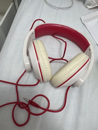 Auriculares Casco Blancos y Rojos