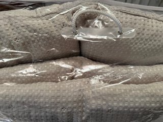 Colcha de verano beige con 2 cojines rellenos