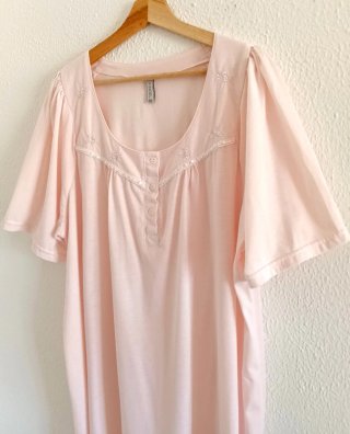 Camisón rosa pastel bordado manga corta talla 3XL