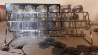 Especiero de cristal con soporte metálico