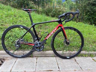Bicicleta de carretera Giant Roja
