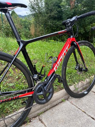 Bicicleta de carretera Giant Roja