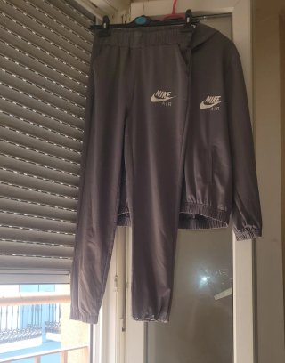 Conjunto Nike Air Gris