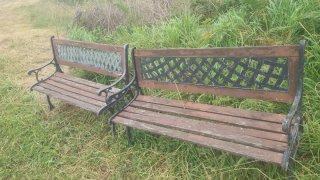 2 bancos de jardín para restaurar