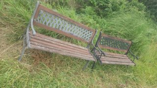 2 bancos de jardín para restaurar