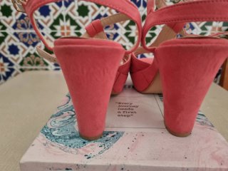 Zapatos de tacón Tina y Glez color rosa