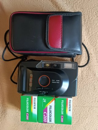 Cámara Premier + 3 carretes Fujifilm