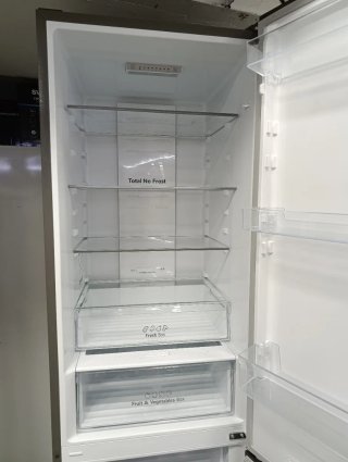 Nevera Combi Puerta de cristal,Hisense 2.00x60cm