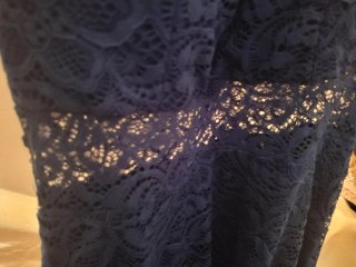 Vestido azul de blonda .