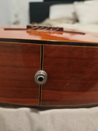 Guitarra Clásica con Pastilla Fishman.