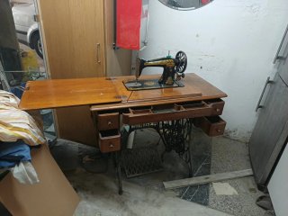 Máquina de coser Singer antigua