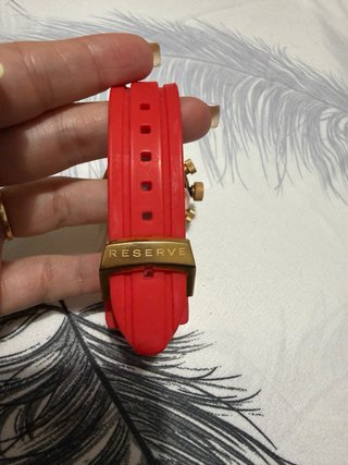 Reloj Invicta Reserve Cronógrafo Oro y Rojo