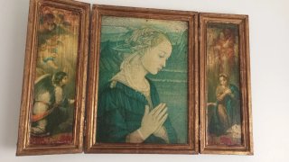 Tríptico religioso antiguo