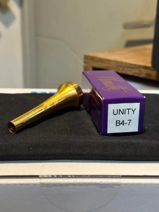 Boquilla Monette Unity B4-7 Trompeta Dorada