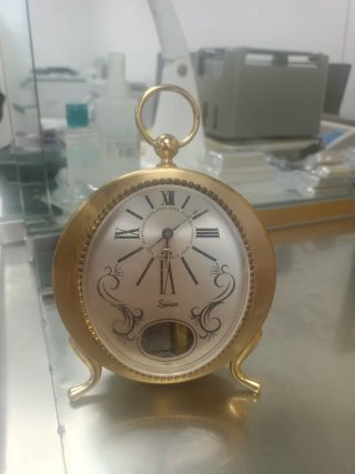 Reloj de mesa antiguo dorado