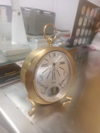 Reloj de mesa antiguo dorado