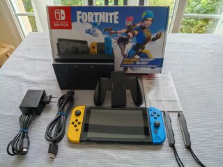 Nintendo Switch edizione Fortnite