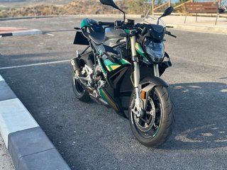 BMW S1000R