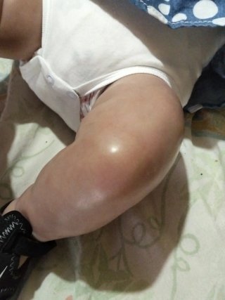 Muñeca Reborn Bebé con Chupete Hello Kitty