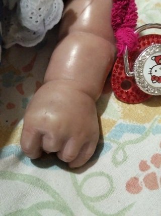 Muñeca Reborn Bebé con Chupete Hello Kitty