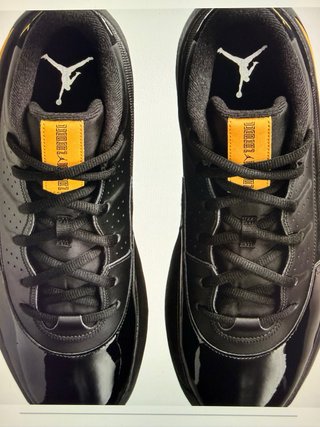 Jordan Max Aura 7 Piel Negro/Dorado
