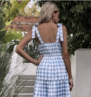 Vestido midi cuadros vichy volantes