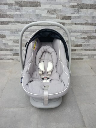Carrito Bebé Bebecar polipiel blanco y gris