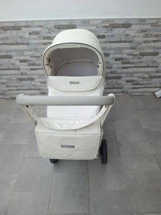 Carrito Bebé Bebecar polipiel blanco y gris