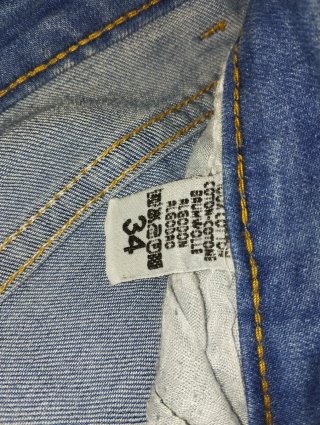 Pantalón tejano estampado para chica